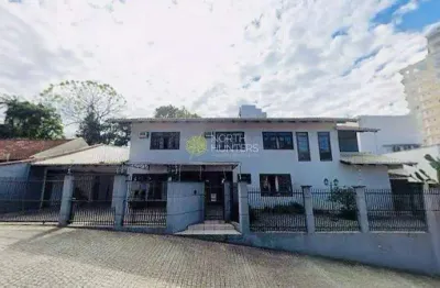 Casa com 5 quartos para alugar na Rua Braço do Norte, Atiradores, Joinville