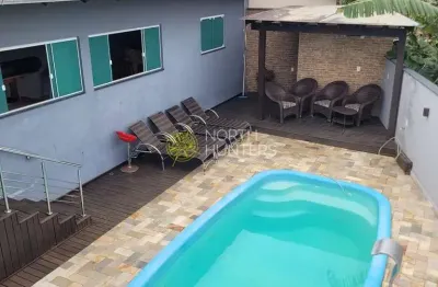 Casa à venda, com piscina e área de festa com fogão a lenha no nova brasília, joinville, sc