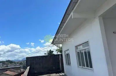 Casa à venda com 3 suítes sendo com closet no guanabara, joinville, sc