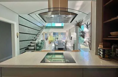 Casa alto padrão à venda com 3 suítes, averbada  no  iririú, joinville, sc