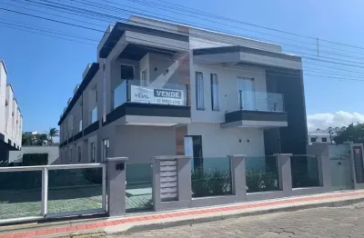 Casa com 2 quartos à venda no centro, navegantes  por r$ 630.000