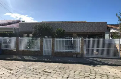 Casa com 4 quartos à venda no gravatá, penha  por r$ 638.000