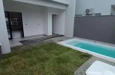 Casa com 3 quartos à venda no itacolomi, balneário piçarras  por r$ 790.000