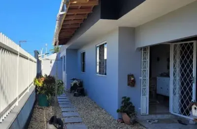 Casa com 3 quartos à venda na praia alegre, penha  por r$ 1.100.000