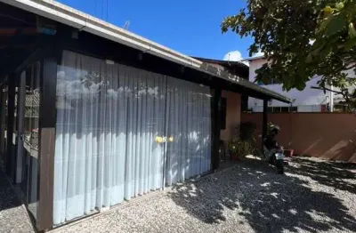 Casa com 5 quartos à venda no Centro, Penha 