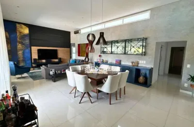 Casa exclusiva e elegante, com 03 suítes, no bom retiro