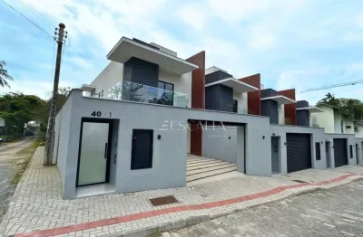 Sobrado no condomínio antártica com 3 suítes e 192m² no bairro américa — joinville