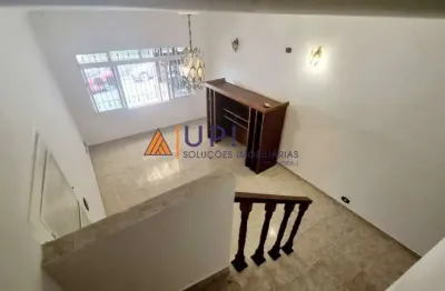 Sobrado amplo 3 dormitórios e 2 suítes com área gourmet com churrasqueira