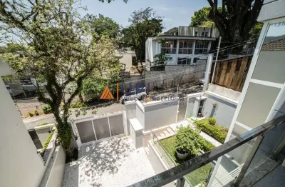 Casa alto padrão no tremembé, 7 vagas de garagem com 400m de área construída