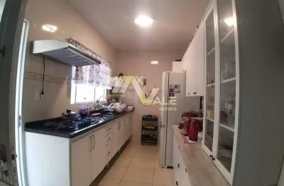 Casa com 3 dormitórios à venda, 245 m² por r$ 830.000 - villa branca - jacareí/sp