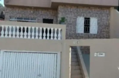 Casa a venda em várzea paulista  com ótima localização contendo 3 dormitórios sendo 1 suíte
