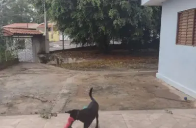 Casas a venda em jundiaí, no terreno de 546 m² possui 3 casas com total de área construída de 262 m²