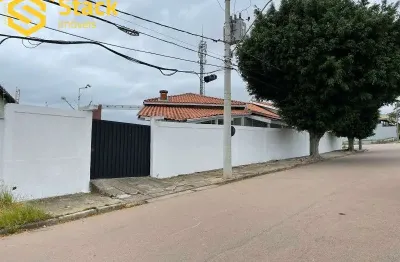 Casa térrea recém-reformada, contendo 4 suítes, sala ampla para vários ambientes, localizada em jundiai, sp, á rua salvador vaccari, jardim flore