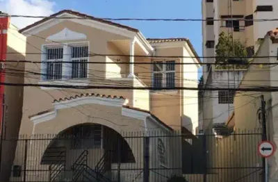 Casa comercial tipo sobrado e com garagem para locação em jundiaí no centro.