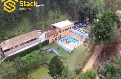 Ótima chácara a venda em várzea paulista com 6800 m² contendo casa térrea com 8 dormitórios sendo 3 suítes,