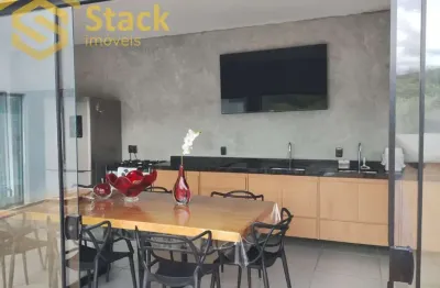 Chácara a venda, com 900 m² de terreno e 180 m³ de área construida, localizada na rua liberato spinassi, recanto silvana, jarinu, sp.