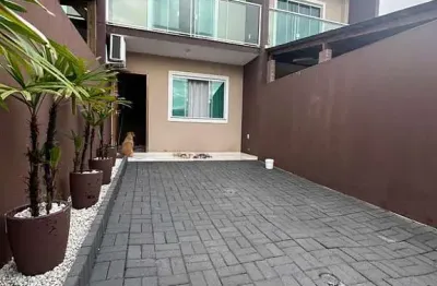 Casa com 2 quartos à venda na rua luanda, santa regina, camboriú, 90 m2 por r$ 550.000