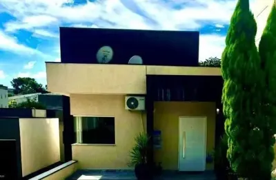 Casa Disponivel para Locaçāo no Condomínio New Ville New Ville - Suru (New Ville) - Santana de Parnaíba/SP São 378m 04 suítes 04 vagas