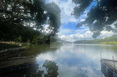 IMÓVEL PÉ NA ÁGUA – MARINA À VENDA ! Vende-se marina com acesso direto à represa, ideal para lazer, investimento ou empreendimento náutico.