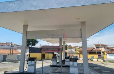 Prédio comercial, antigo posto de combustível, excelente localização com frente para 03 ruas.