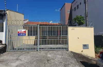 Casa para locação 3 dormitórios com quintal e 3 vagas de garagem
