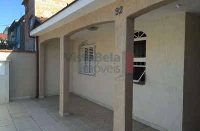 Casa para locação, a 200 m da praça santa terezinha em taubaté, sp - 3 dormitórios e dois banheiros