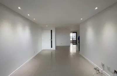 Apartamento com 4 quartos à venda na Cidade Jardim, Salvador 