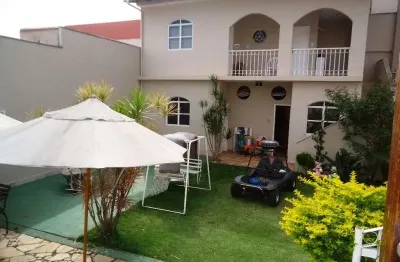 Casa em dois lotes em ótima localização no santa branca