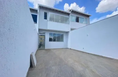 Casa em condomínio fechado com 3 quartos para alugar na Santa Mônica, Belo Horizonte 