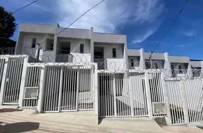 Casa geminada de dois quartos a venda no bairro planalto