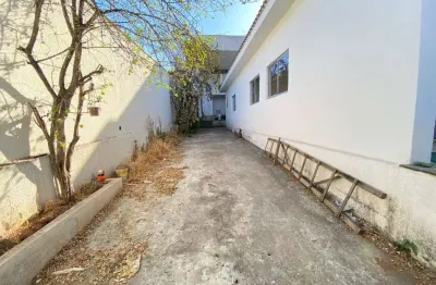 Casa com 3 quartos à venda na Santa Mônica, Belo Horizonte 