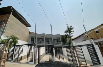 Casa geminada com entrada independente no bairro jardim guanabara!