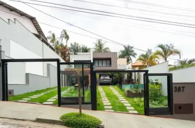 Casa de alto padrão em condomínio no bairro planalto