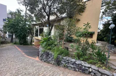 Excelente casa pra quem procura espaço e tranquilidade!