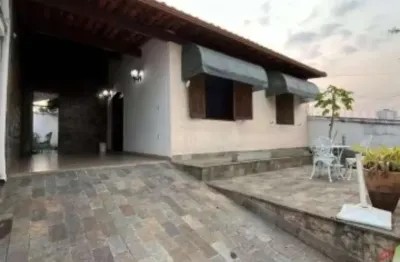 Casa com 4 quartos à venda na Santa Amélia, Belo Horizonte 