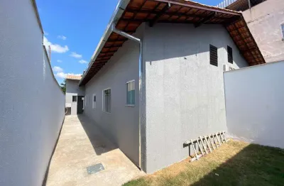 Casa geminada de três quartos a venda no bairro parque leblon