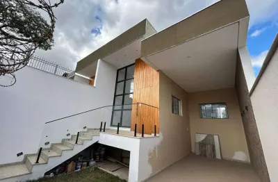 Casa com 3 quartos à venda na Rua Messias Januário, Minas Caixa, Belo Horizonte