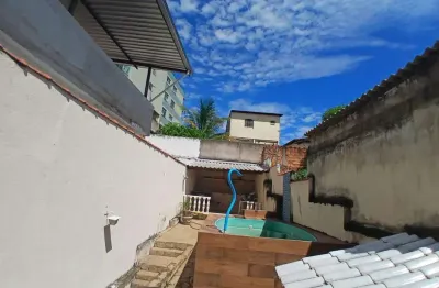 Casa com 3 quartos à venda na Rua Tapirapes, Santa Mônica, Belo Horizonte