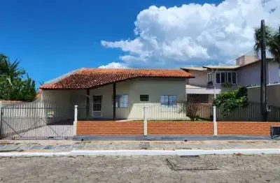 Casa com 3 quartos à venda na Rua Cezar Augusto De Souza, Carianos, Florianópolis