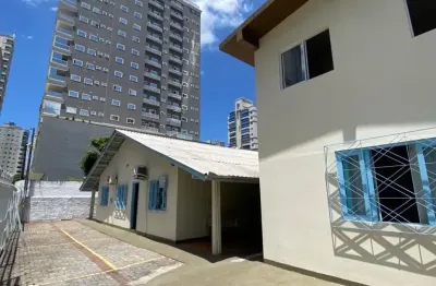 Casa de excursão p/ alugar no centro de meia praia - itapema (sc)