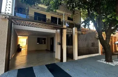 Casa com 3 quartos à venda na Rua Professor Valter Biazin, 53, Jardim Novo Oásis, Maringá
