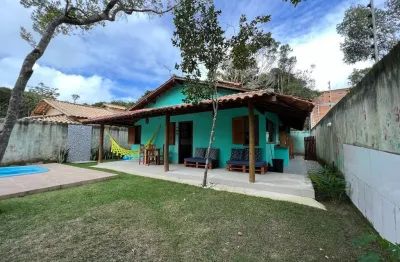 Linda casa de 3 dormitórios e uma linda varanda com piscina