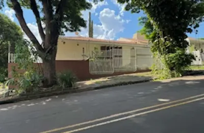 Casa comercial à venda na Avenida dos Andradas, 352, Zona 05, Maringá