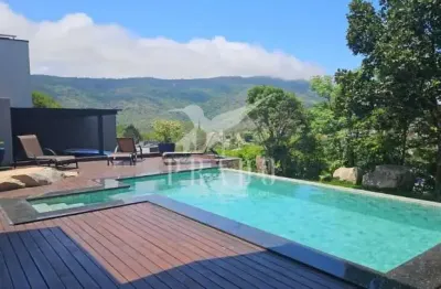 Casa no condomínio  la reserva com 3 suítes e piscina com borda infinita em atibaia/sp