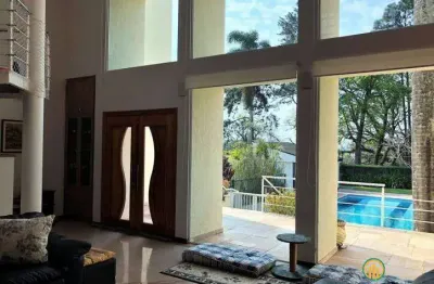 Casa com 4 dorms ( 3 suítes ) privacidade, piscina, gourmet, canil e gatil