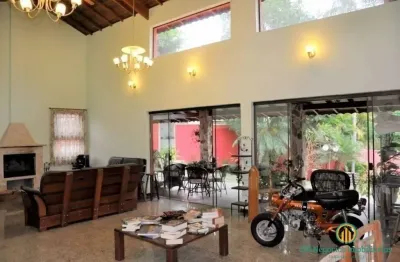 Casa em condomínio com 4 dorms (2 suites) - residencial vila verde