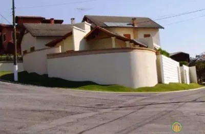 Linda casa com 4 suítes, planejados em todos ambientes ar condicionado