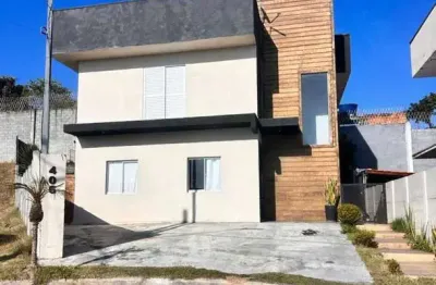 Linda casa moderna com 3 suítes e área de  lazer com piscina em condomínio