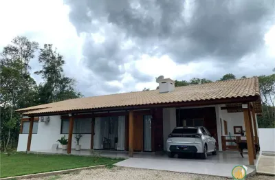 Casa térrea dois domitórios amplos em terreno de 2000m