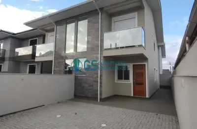 Amplo sobrado com 03 quartos, sendo 01 suíte a 300m da praia do sonho em palhoça - sc